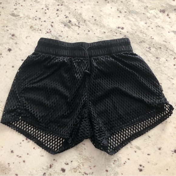 Reebok Pants - Reebok Athletic Black Netted Shorts Size Small